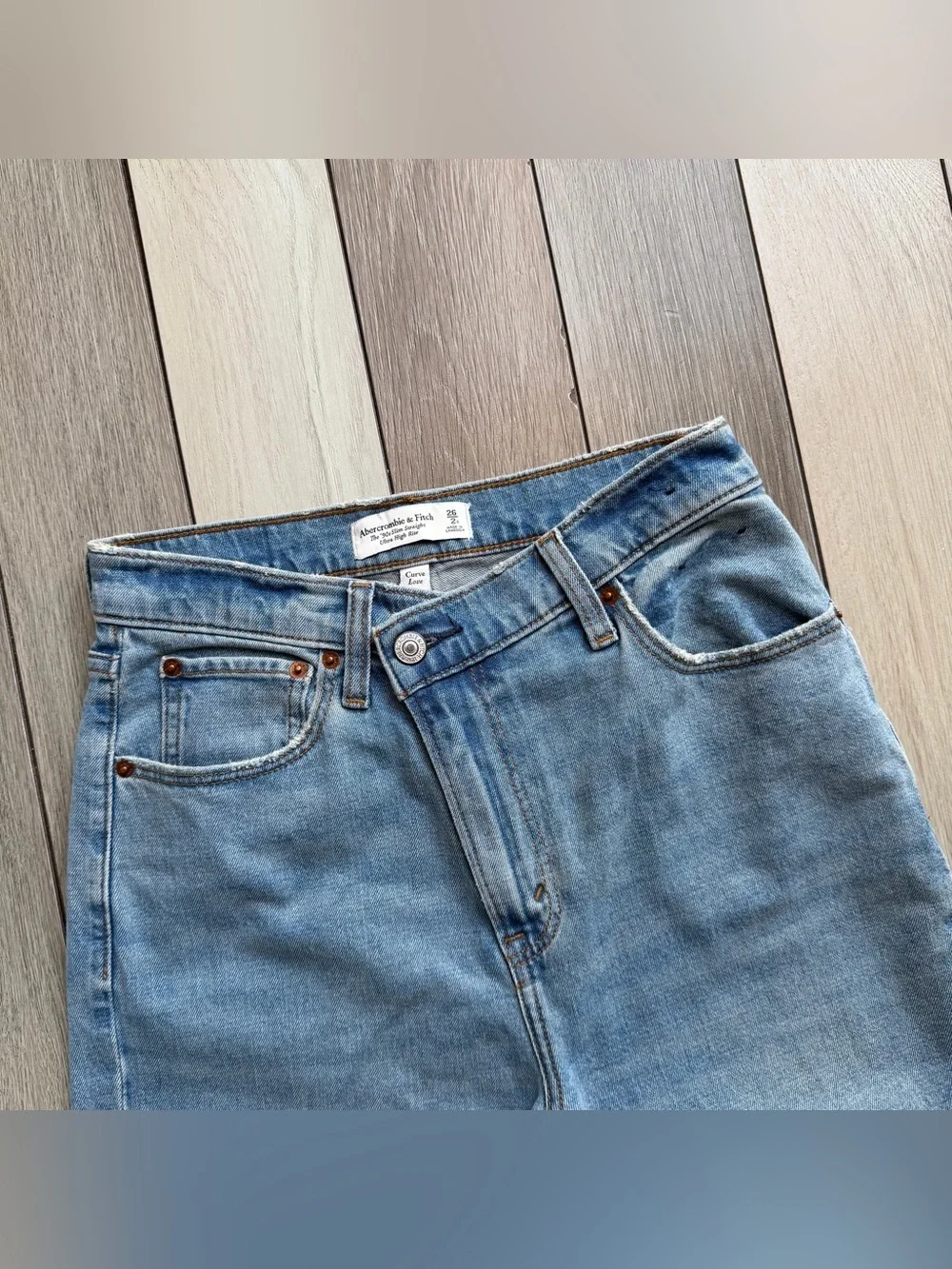Abercrombie & Fitch The 90s Slim Straight Ultra High Rise Jeans - Picture 4 of 7